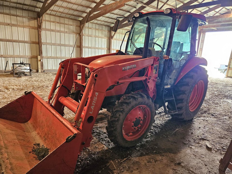 Kubota M7060