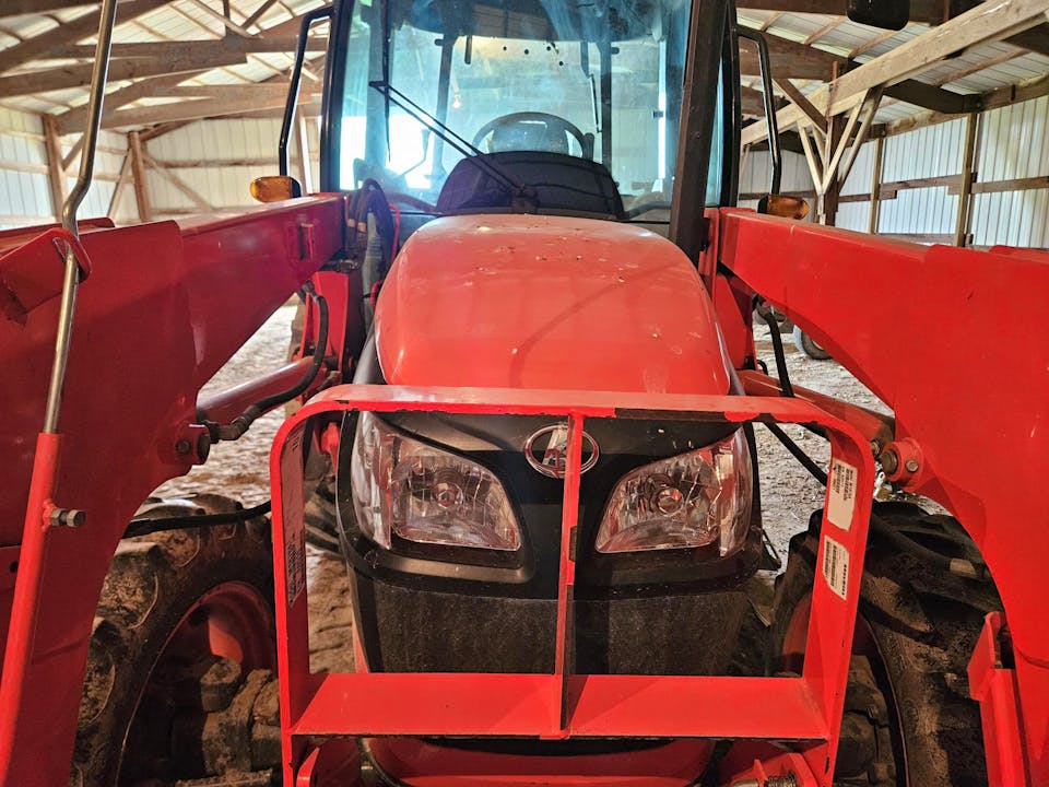 Kubota M7060