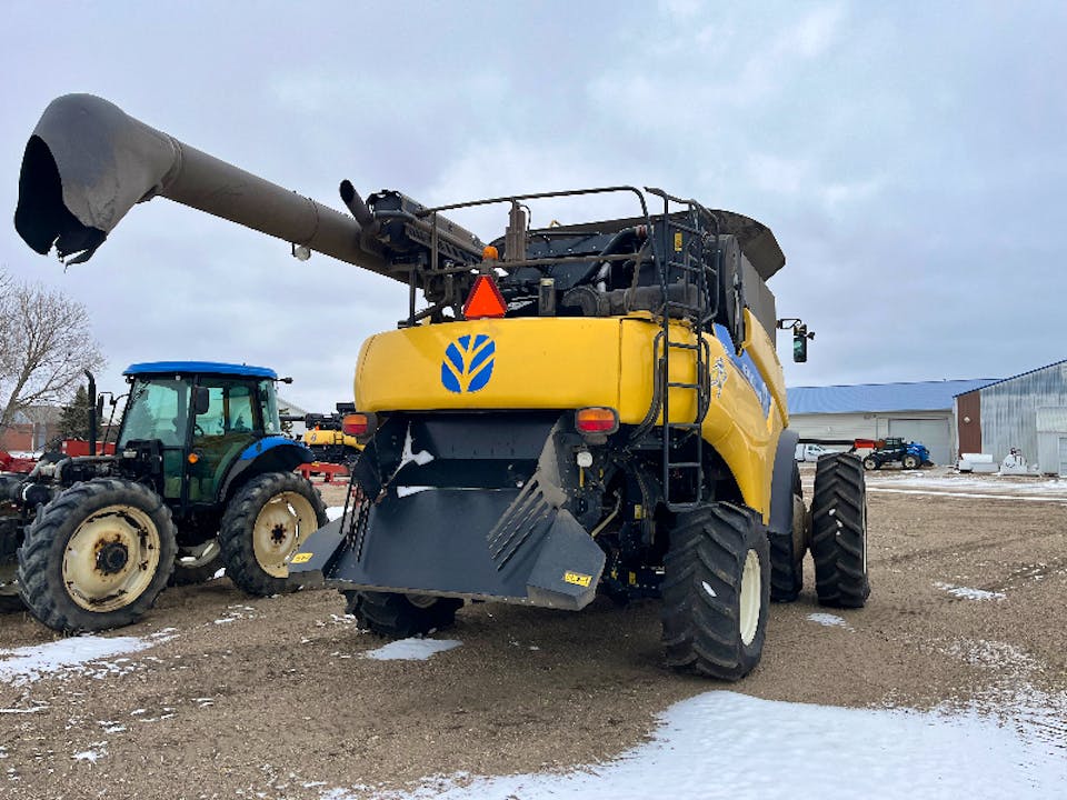 New Holland CR8080