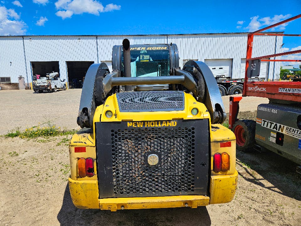New Holland L230
