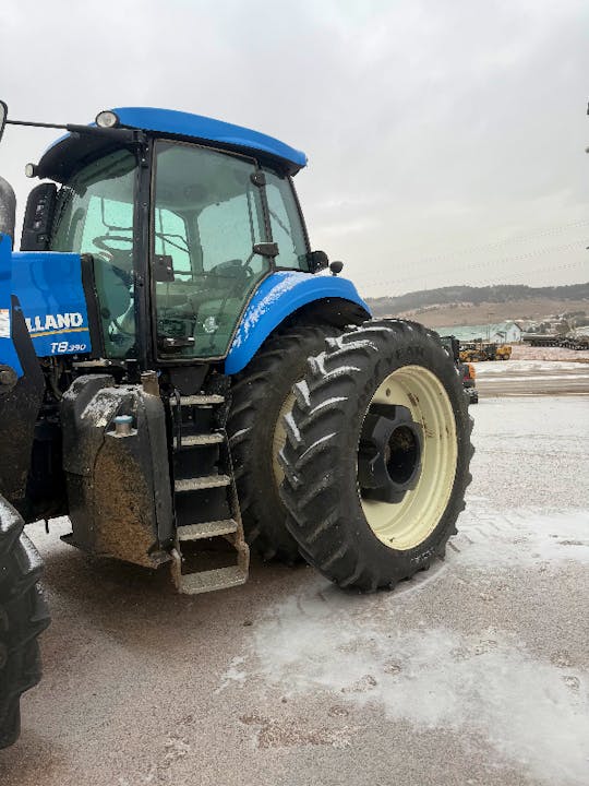 NEW HOLLAND T8390