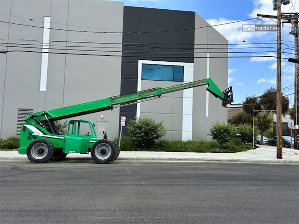 Sky Trak 8042