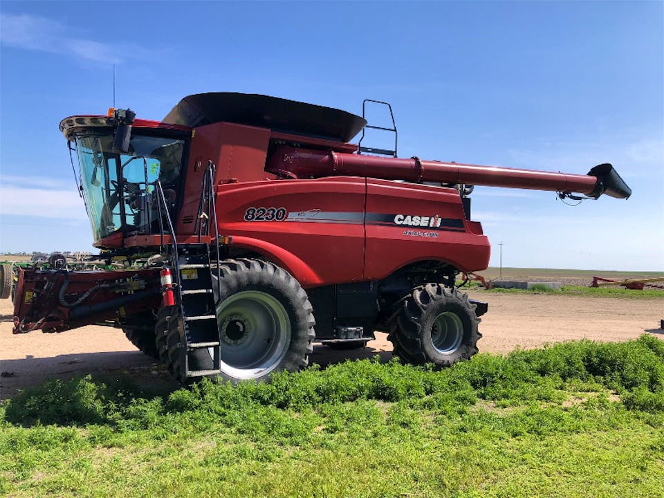 CASE IH 8230