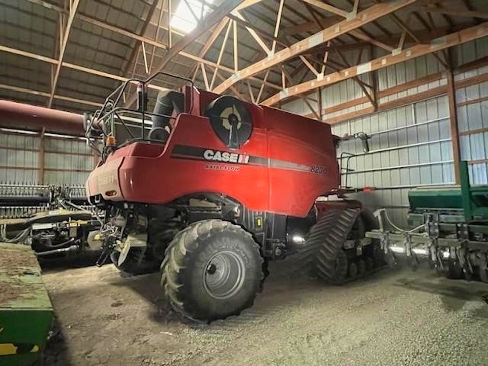 CASE IH 8230