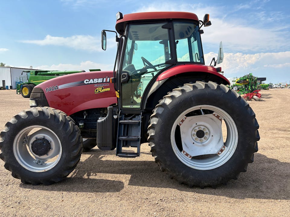 Case IH Farmall 140A