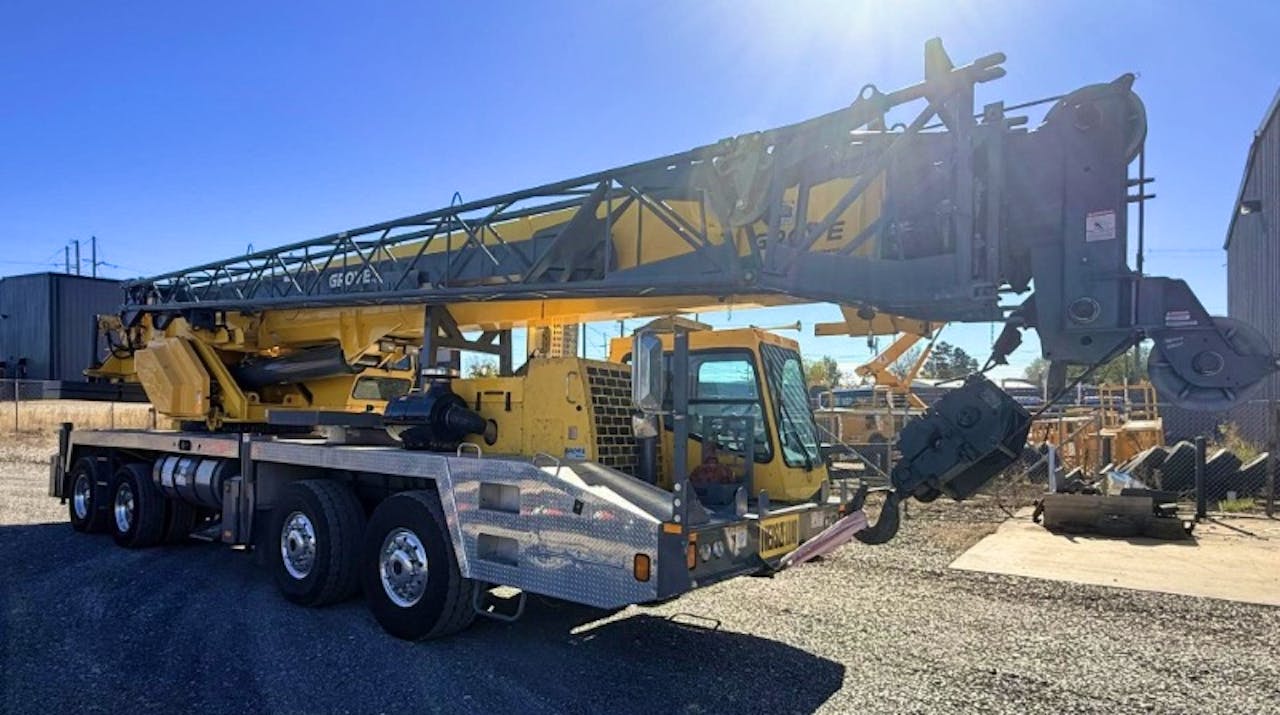 GROVE TMS700E