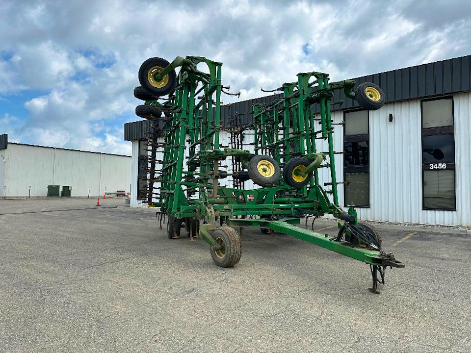 John Deere 2210