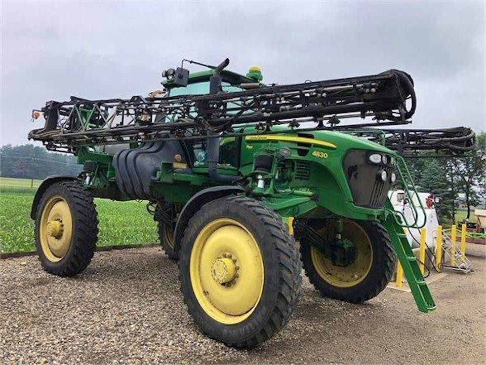 John Deere 4830