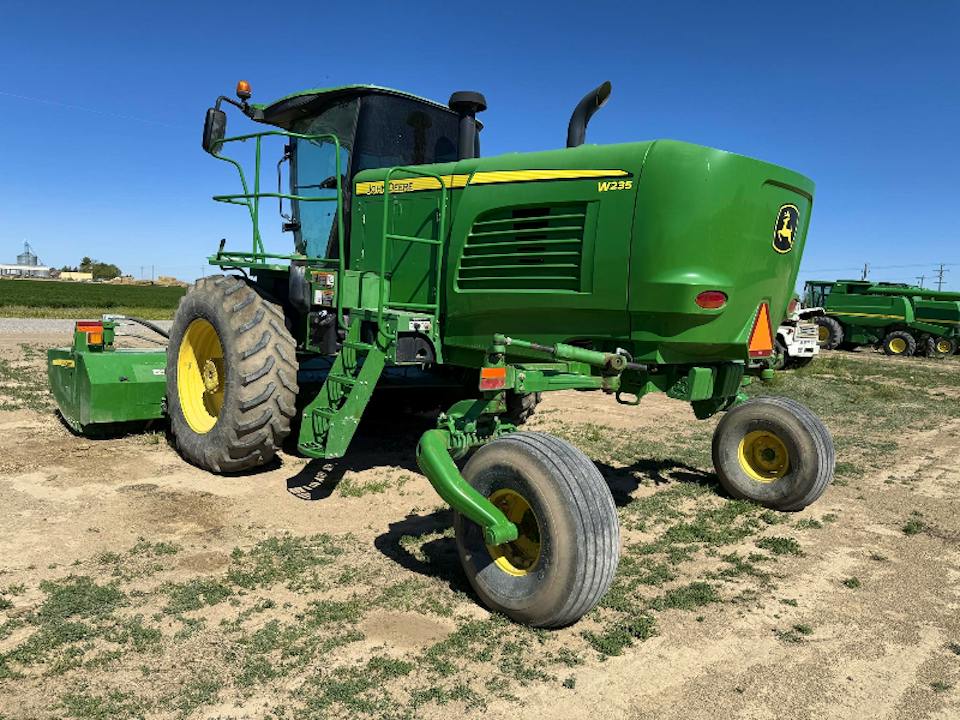 John Deere W235