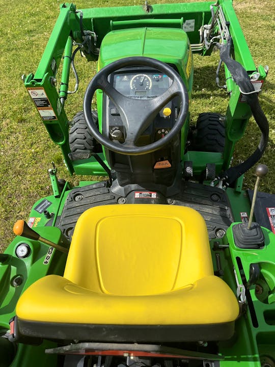 John Deere 1023E