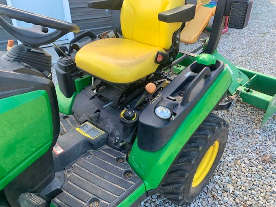 John Deere 1025R