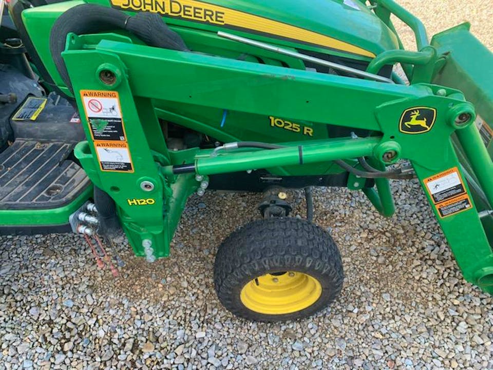 John Deere 1025R