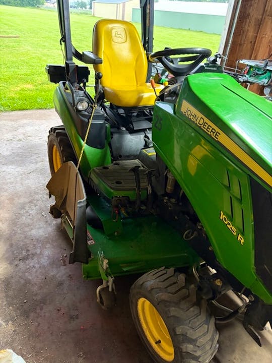 John Deere 1025R