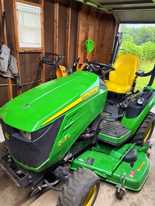 John Deere 1025R