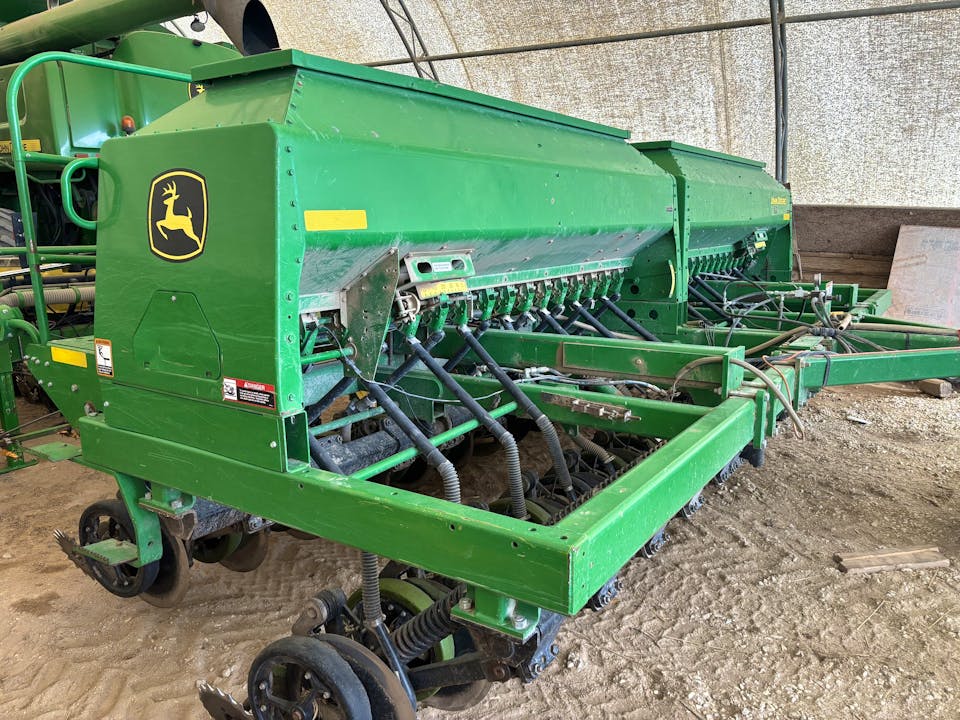 John Deere 1590
