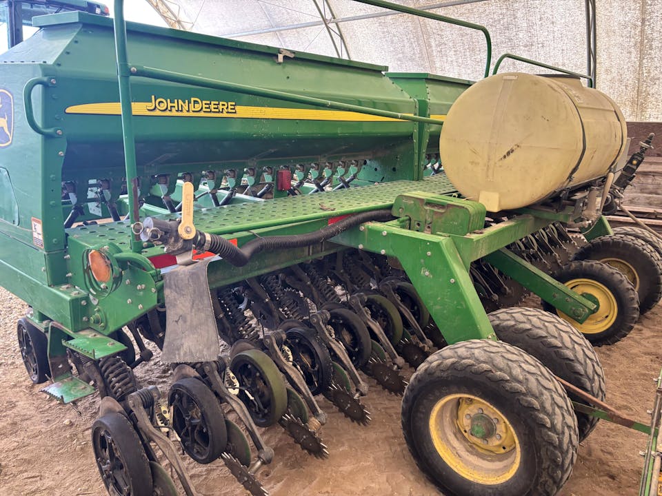 John Deere 1590