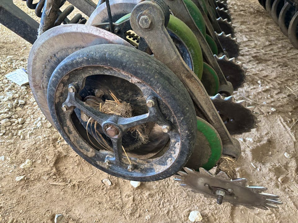 John Deere 1590