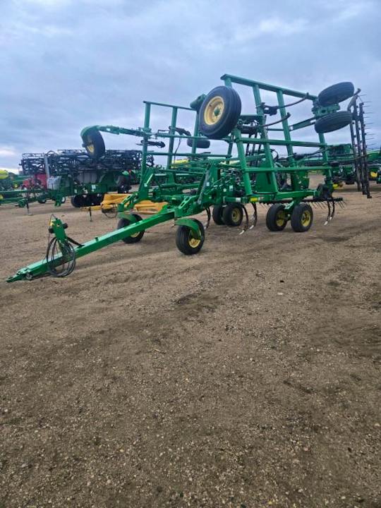 John Deere 2410