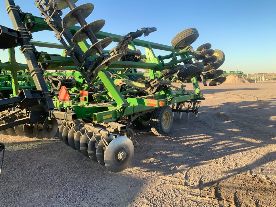 John Deere 2720