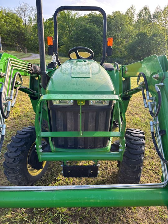 John Deere 3032E