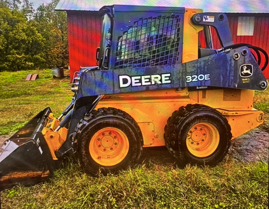 John Deere 320E
