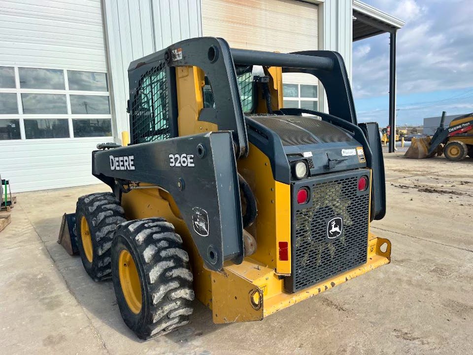 John Deere 326E
