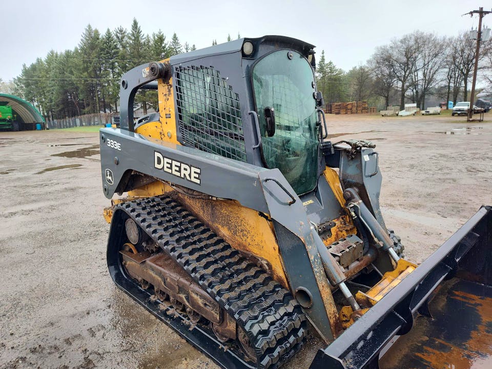 John Deere 333E