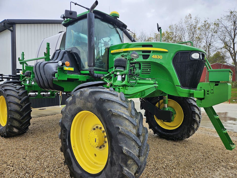 John Deere 4830