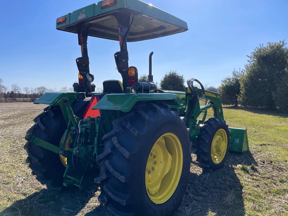 John Deere 5065E