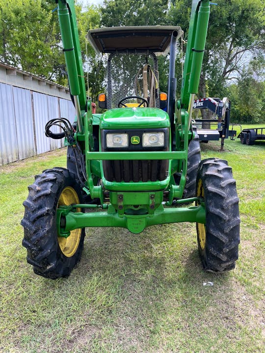 John Deere 5065E