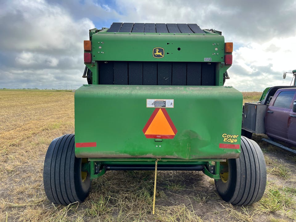 John Deere 569