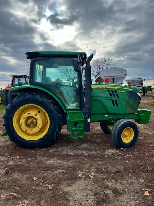 John Deere 6125R