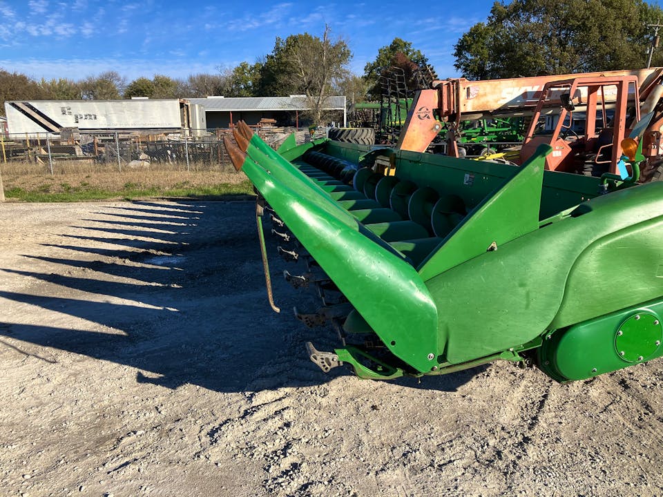 John Deere 616C