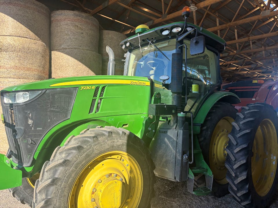 John Deere 7230R