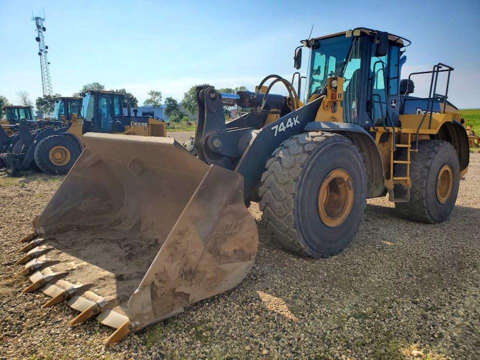 John Deere 744K