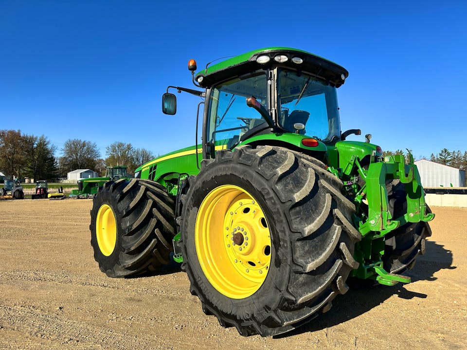 John Deere 8270R