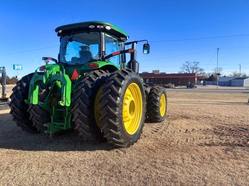 John Deere 8320R