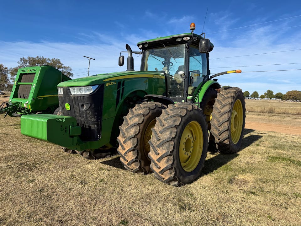 John Deere 8320R
