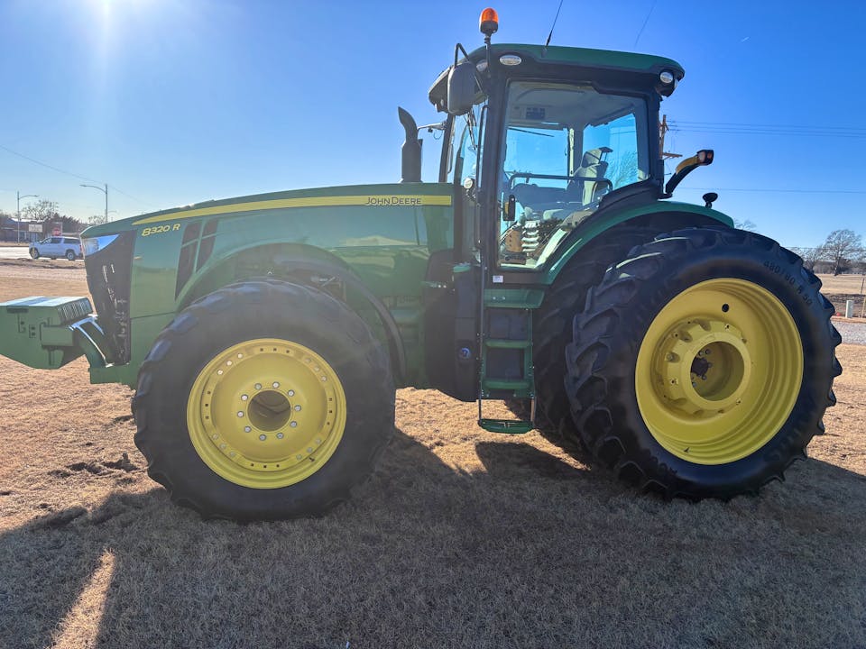 John Deere 8320R