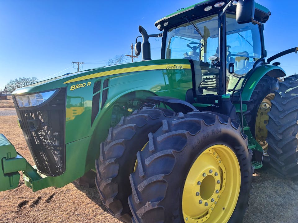 John Deere 8320R