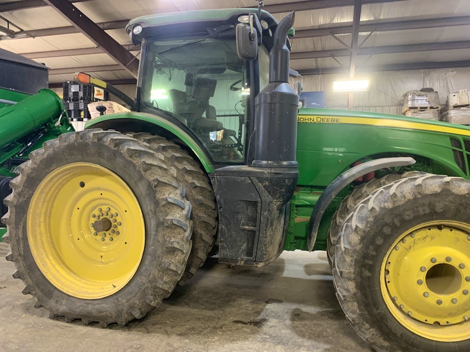 John Deere 8320R