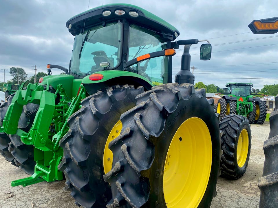 John Deere 8320R