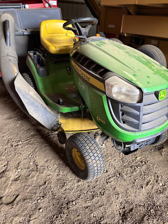 John Deere D110