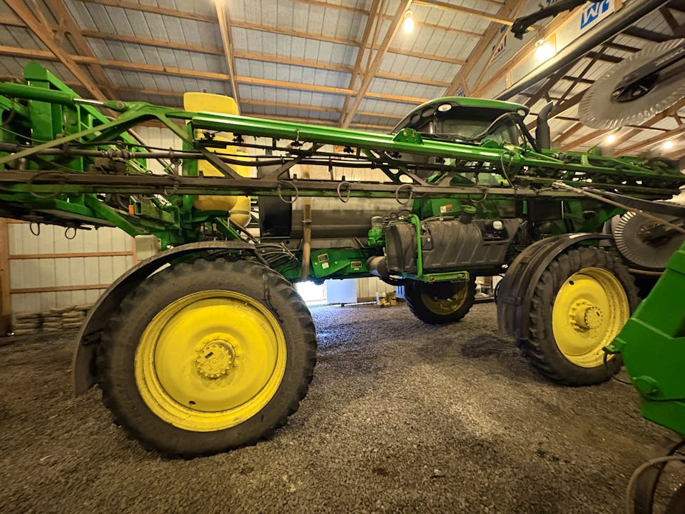 John Deere R4030