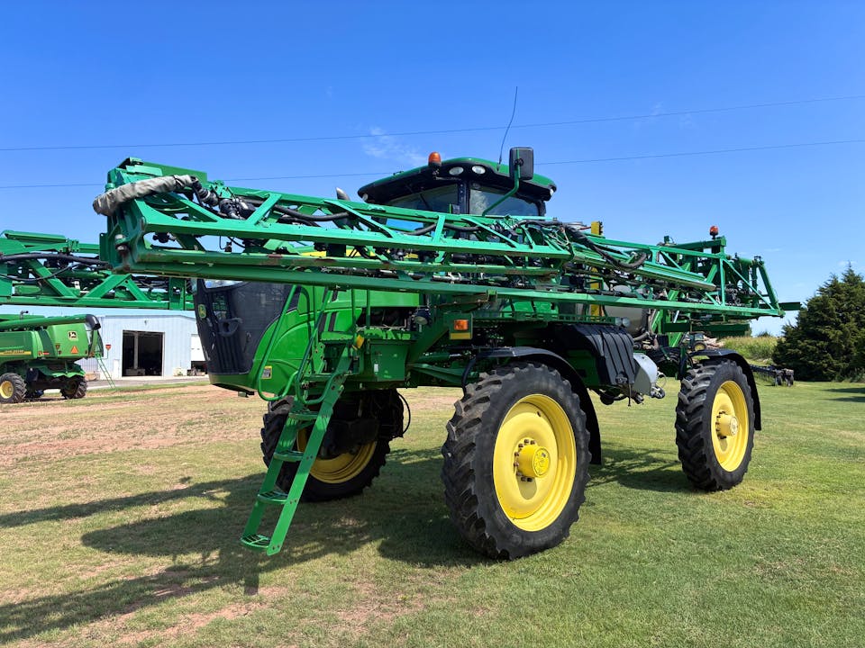 John Deere R4038