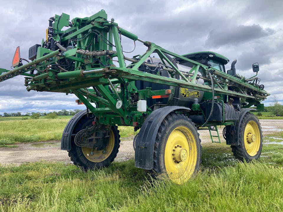 John Deere R4038