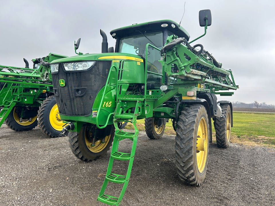 John Deere R4038