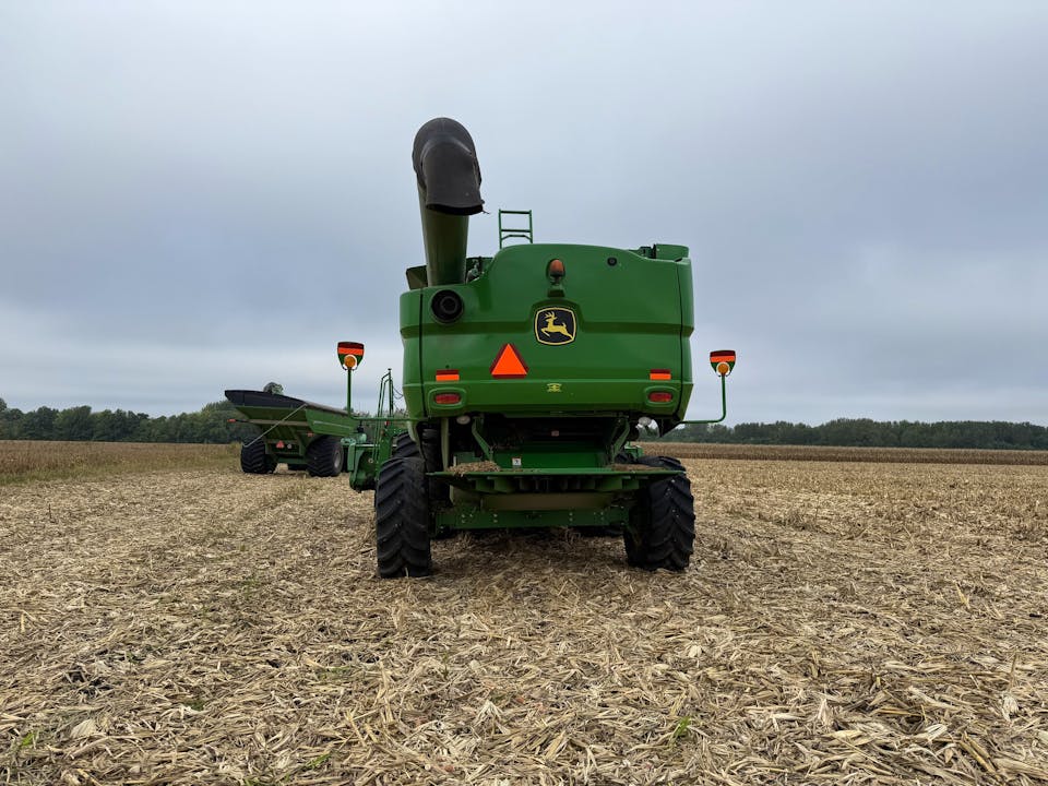 John Deere S660