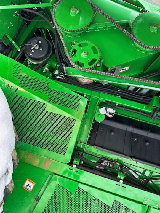 John Deere S670