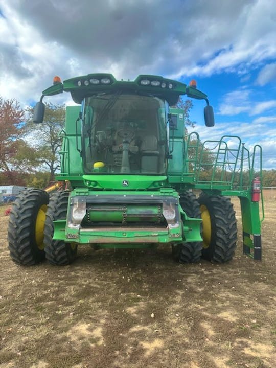 John Deere S670